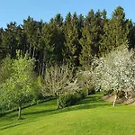 Am Waldrand Lägenhet